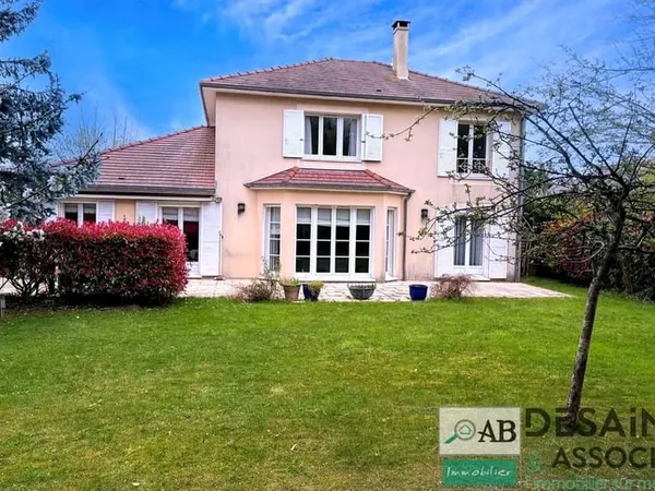 Bussy saint Georges, maison individuelle avec 4 chambres, te