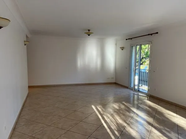 Appartement T3 à vendre de 109 m2 Rez-de-chaussée Terras