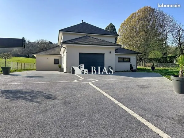 Propriété 6 pièces 204 m²