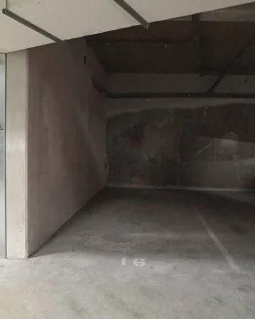 Parking 13 m²