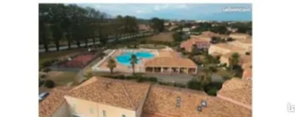 Maison 2 chambres piscines jardin clos