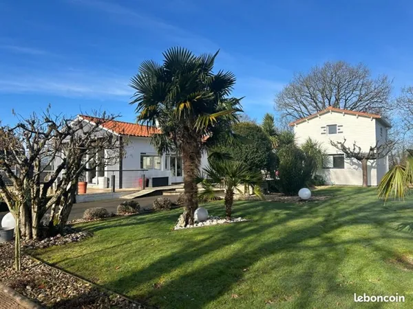 Maison 8 pièces 249 m²