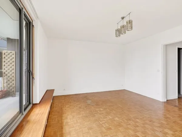 BOULOGNE NORD - 2 pièces 53m² - PARKING CAVE ET BALCON