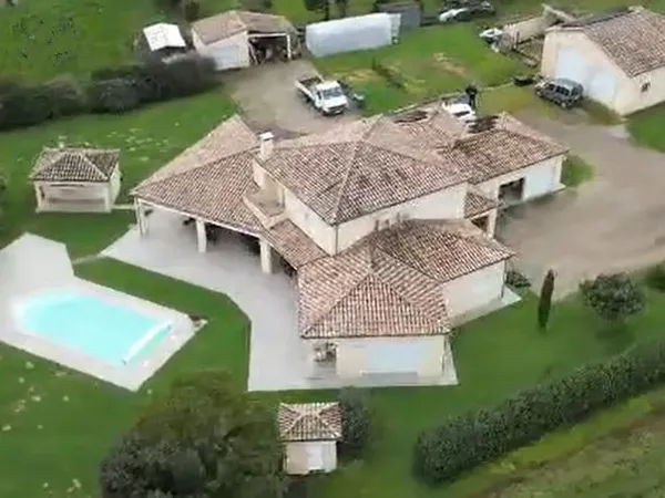 Rare, bien d'exception, magnifique villa avec piscine et dépendances