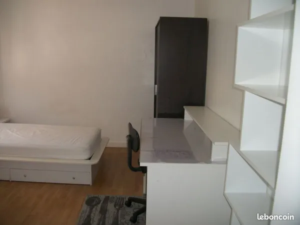 Chambre bureau, job d'été, étudiant, stagiaire