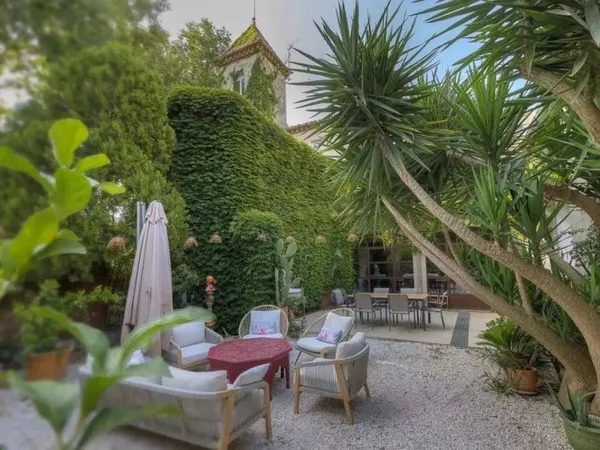 Maison 746 m²