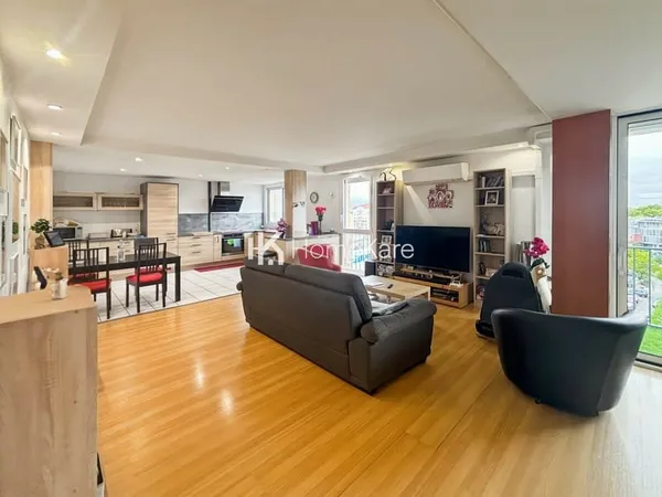 UNE BELLE RENOVATION ET DE MAGNIFIQUES VOLUMES !