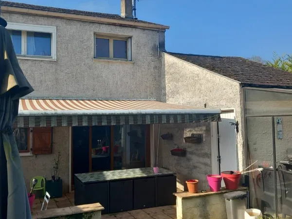 Maison 5 pièces principales avec garage