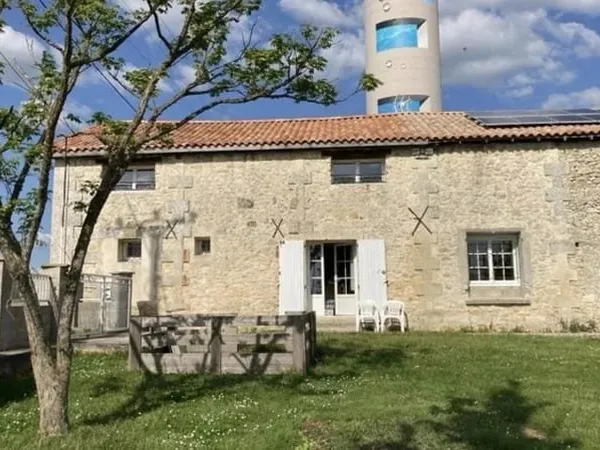Maison de 187 m² offrant 4 chambres avec piscine