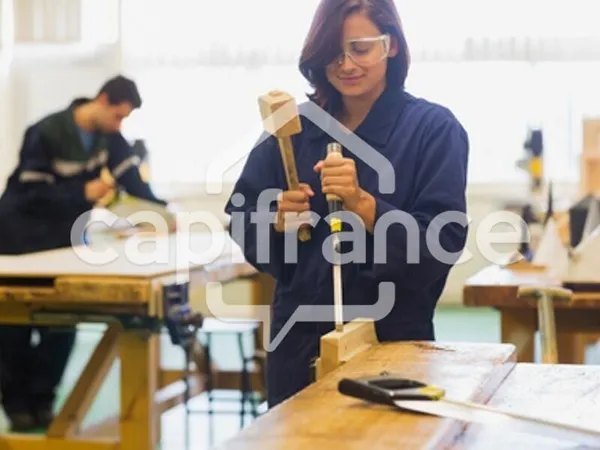Entreprise de menuiserie-charpente reconnue sur la côte vendéenne : une affaire clé en main, rentabl