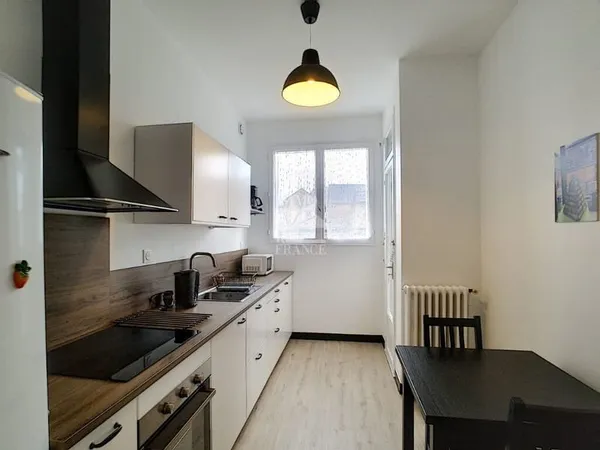 A LOUER. Appartement Laval 4 pièce(s) 85.64 m2 en plein centre-ville.