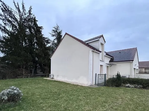 Maison - 87 m² - 4 pièces