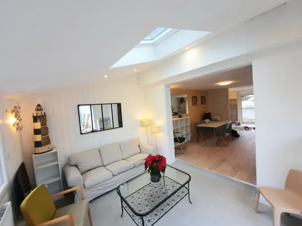 Loue 1 Chambre meublée pour fille dans colocation maison - Angers