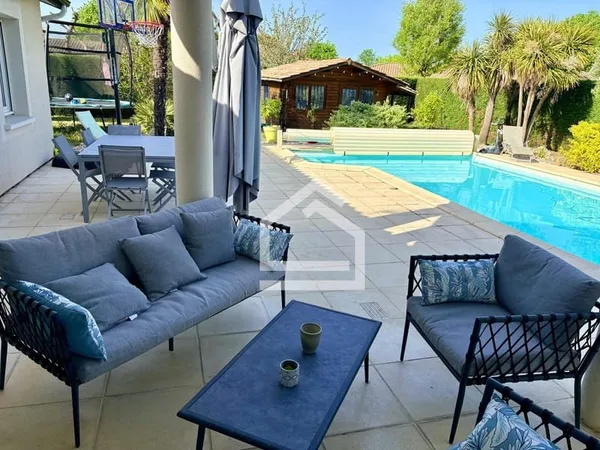 Martignas Sur Jalle - Exclusivité - Maison familiale dans un