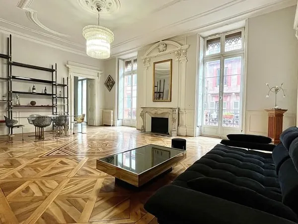 Appartement 3 pièces 180 m²