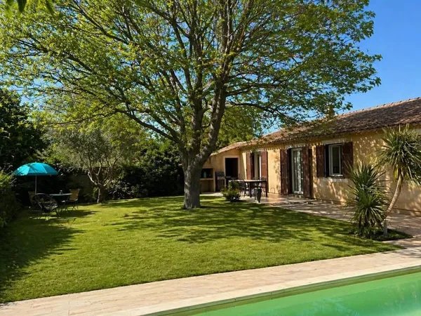 En Exclusivite maison plain pied avec jardin et piscine