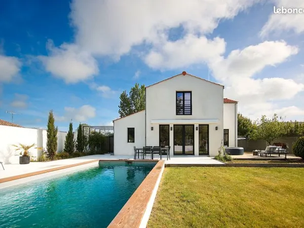 Maison 8 pièces 218 m²