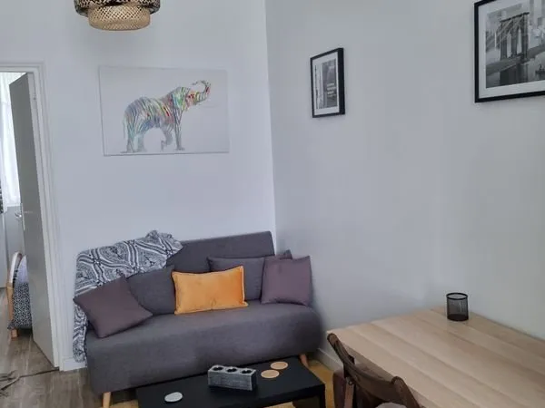 T2 meuble avec connexion internet