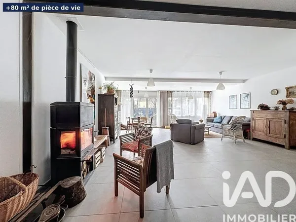 Maison de plain-pied 8 pièces 211 m²