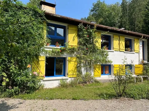 Maison de campagne avec maisons d'amis