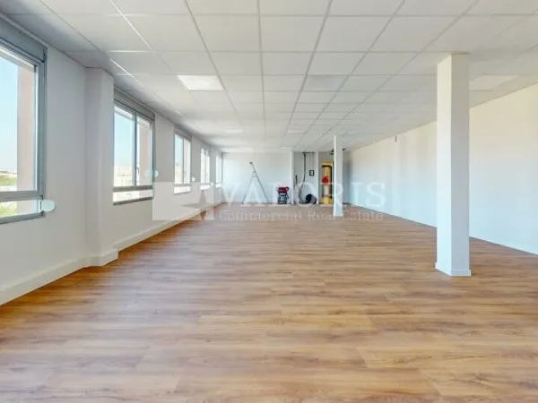 Local professionnel 3 pièces 112 m²