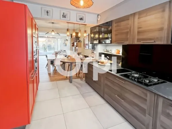 Maison 5 pièces 140 m²