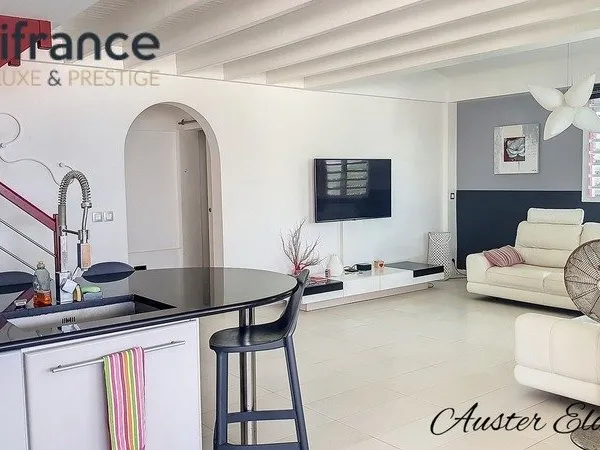Villa T4 de 150 m2 et sa dépendance T3 de 100 m2 vue mer