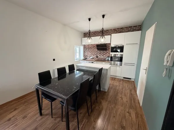 Saint-Quentin-Fallavier :Appartement meublé de type 2 en dup