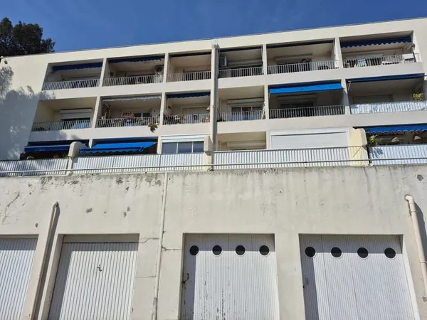 Garage quartier les Arenes