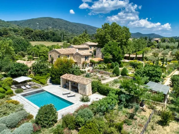 Magnifique bastide à louer à Lourmarin Sud Luberon