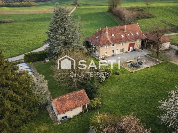 Domaine de caractère avec piscine et dépendances - cadre champêtre