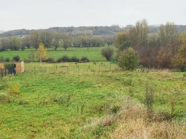 Magnifique terrain constructible de 1375 m 2 à Mametz