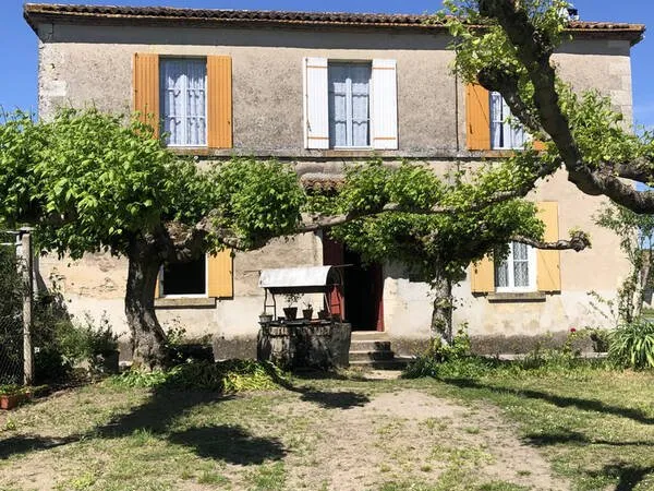 Maison ancienne 120 M2 avec dépendance sur 1850 M2 de terrain