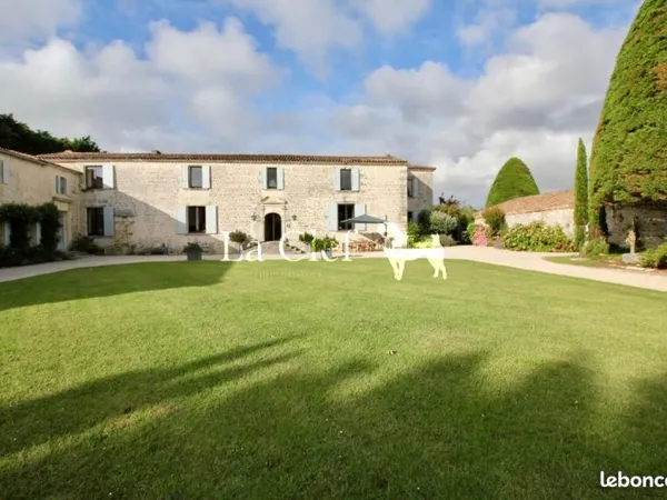 Château 19 pièces 660 m²