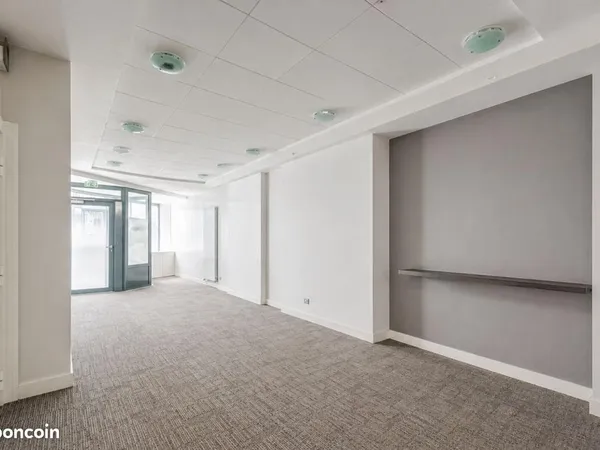 Local commercial 165 m²