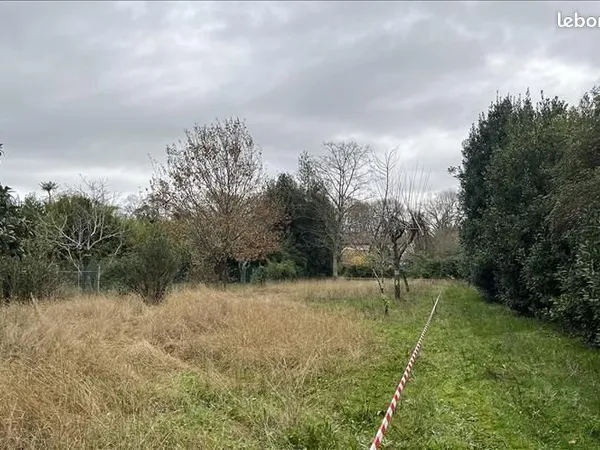 Terrain 975 m² Dax