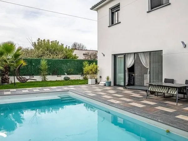 Maison 6 pièces 180 m²