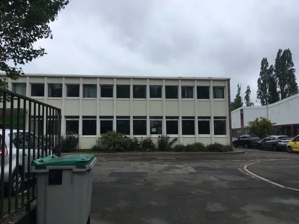 Local d'activité 1672 m²