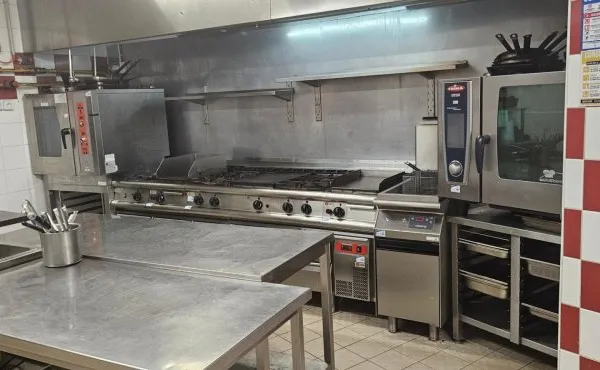 Exceptionnel FDC restaurant tradionnel avec terrasse