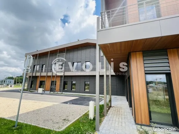 Local d'activité 1 381 m²