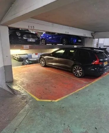 Parking intérieur 75010