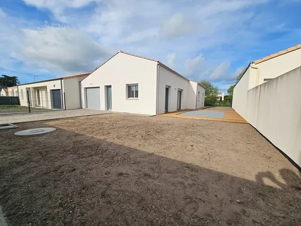 Maison neuve aux prestations modernes - Disponible immédiatement !