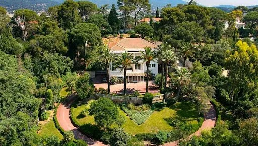 Propriété 18 pièces 575 m²