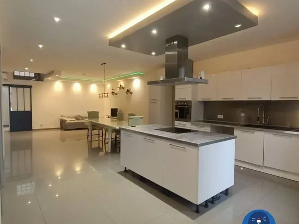 Maison 4 pièces 180 m²