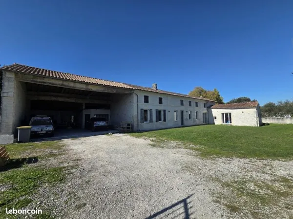 Maison 10 pièces 323 m²
