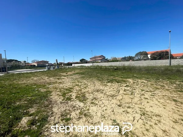 Plaza Immobilier - Plaisance du Touch - Beau terrain plat - Viabilisé - Libre de tout constructeur-
