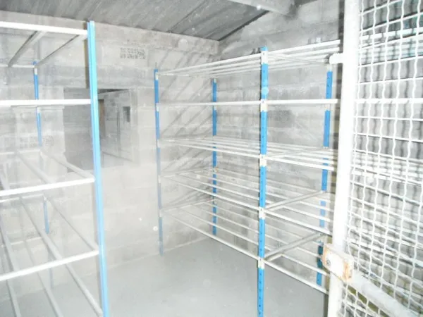 Box de stockage 12 M² dans hangar Centre Montélimar