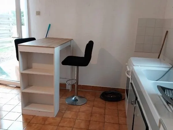 Petite maison meublée à louer à l année