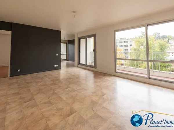 SAINT-ETIENNE BERGSON T5 de 103 m2 AVEC GARAGE ET BALCON
