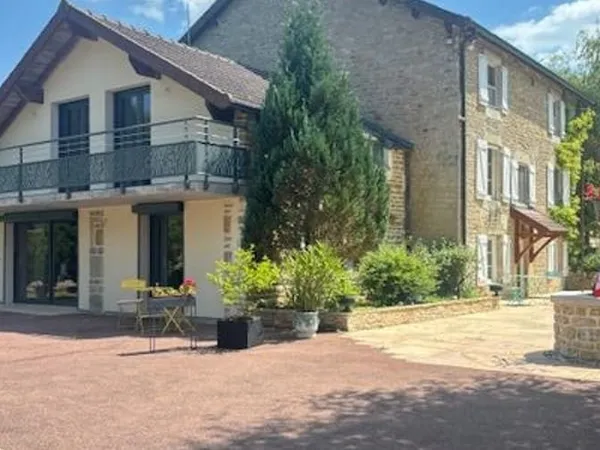 Maison 10 pièces 300 m²